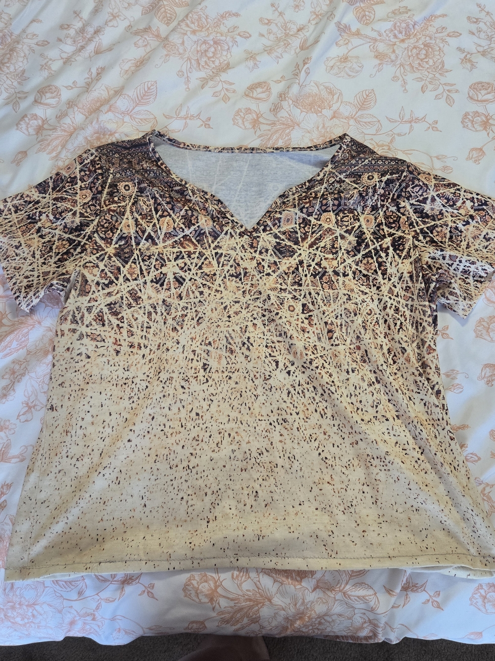 Source Unknown Beige and Brown Patterned Short Sleeve V-Neck Tee
